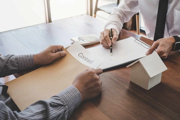 Réparations urgentes : les délais et procédures à connaître pour les locataires et les propriétaires