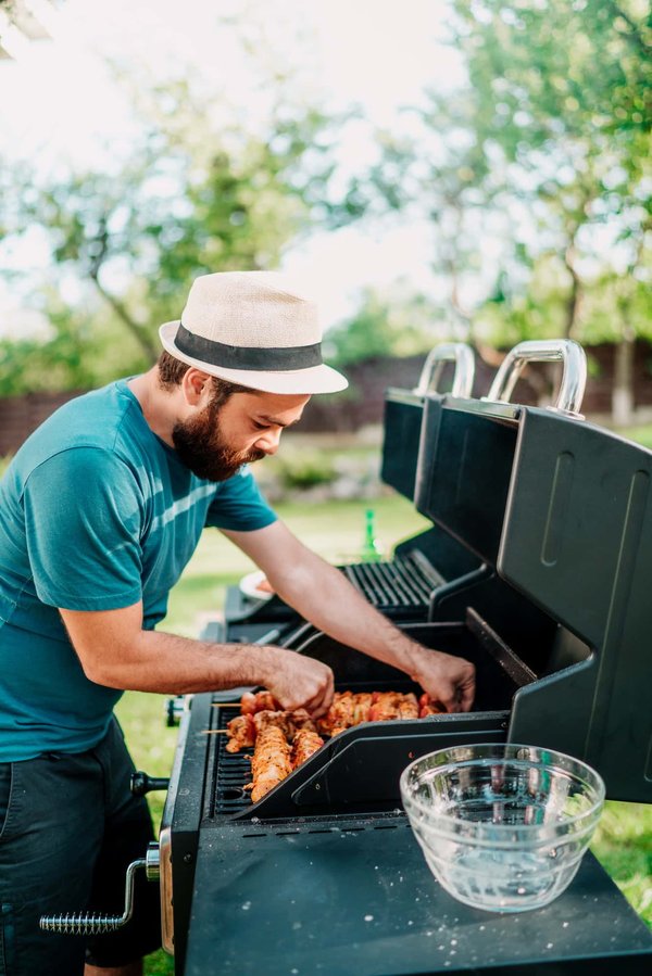 Comment effectuer une cuisson au barbecue à gaz?