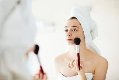 Thumbnail for Comment réaliser des tutoriels de maquillage inspirés du cinéma pour les réseaux sociaux?